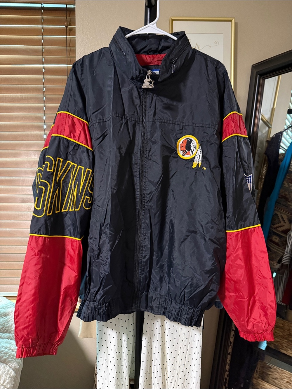 STARTER Black and Red Washington Red Skins Football Windbreaker Jacket